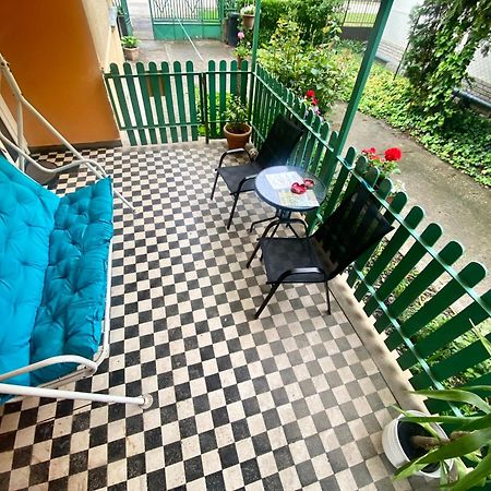Grany'S Retro Guesthouse Near Budapest Airport Вечеш Екстериор снимка